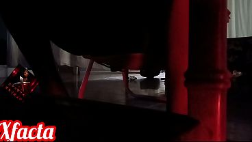Flashing pussy in redlight (voyeur)